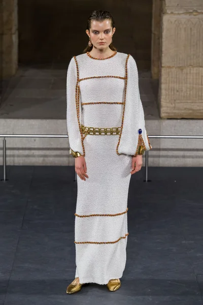 Look 60